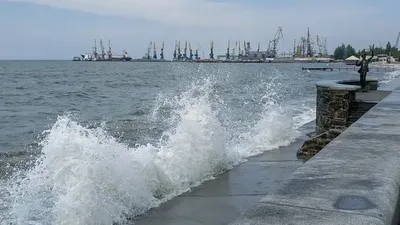 В Бердянске фиксируют звуки отлетов ракет с прибрежной акватории Азовского моря