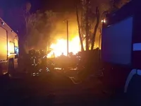 Вражеский обстрел Харькова: в результате попадания произошел масштабный пожар в здании ресторана