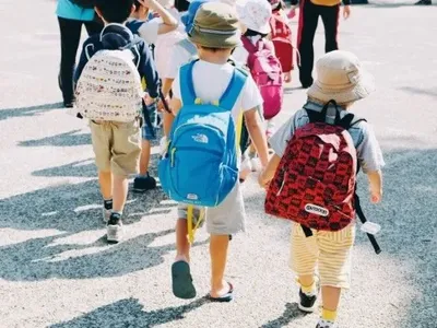 Эксперты ЦПД опровергли основные фейки о "тревожном рюкзаке" ребенка