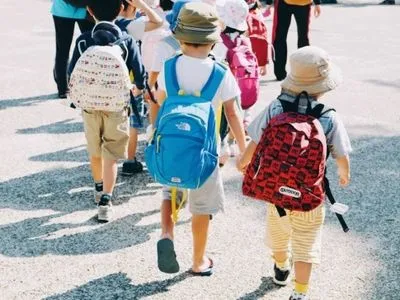 Експерти ЦПД спростували основні фейки про "тривожний рюкзак" дитини
