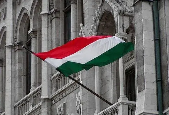 Угорщина вимагає зняти санкції з трьох російських олігархів