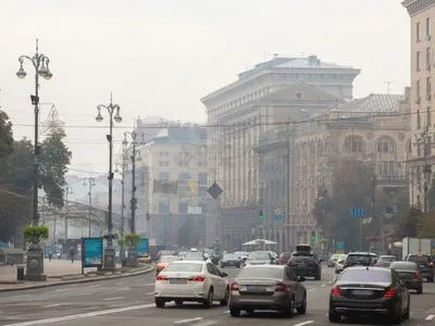 Киев снова затянуло дымом: в КГГА призвали закрывать окна