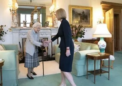 Після зустрічі з королевою: Ліз Трасс стала прем'єр-міністром Великої Британії