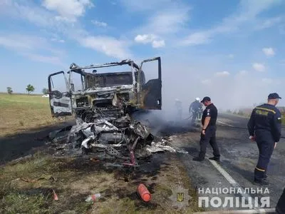 На трассе Одесса-Рени столкнулись грузовик и легковушка: погибли отец с маленьким сыном