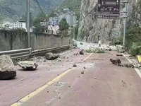 Землетрус у Китаї забрав життя 82 людей: ліквідацію наслідків ускладнюють зливи