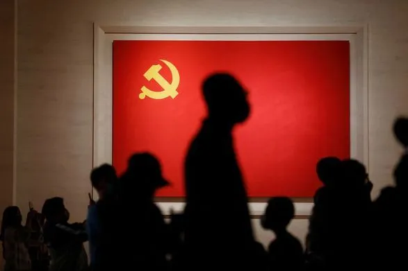 Комуністична партія Китаю внесе поправки до статуту на жовтневому з'їзді. Сі Цзіньпіна можуть закріпити як "ядро" партії