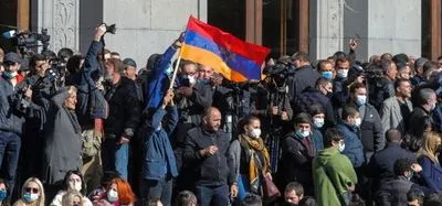 Тисячі протестувальників зібралися в Єревані, щоб закликати до відставки прем'єр-міністра Нікола Пашиняна