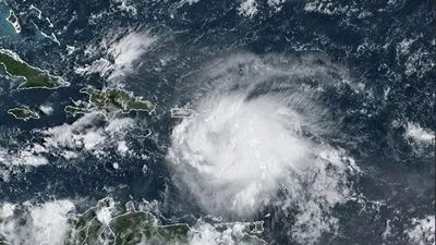 Тропический шторм Fiona обрушился на Карибский регион