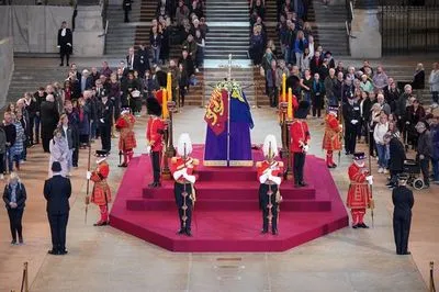 Похорон королеви Єлизавети: Китай підтвердив участь віце-президента, незважаючи на скандал