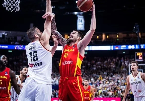 Збірні Франції та Іспанії стали фіналістами чемпіонату Європи з баскетболу