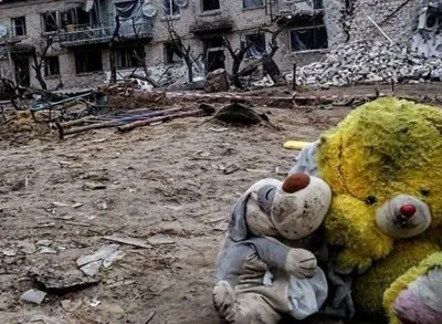 Вже 390 українських дітей загинули внаслідок збройної агресії рф