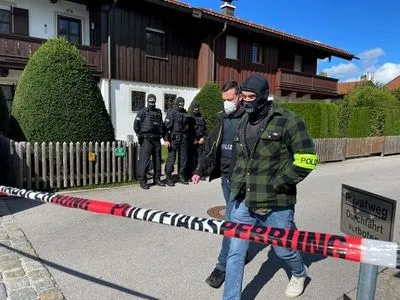 Німецька поліція штурмувала маєток російського олігарха Усманова