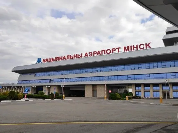 Перевіряти чоловіків із російськими паспортами почали в аеропорту Мінська