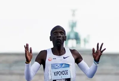 Кенійський бігун встановив світовий рекорд з бігу на марафонській дистанції