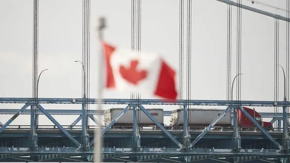 Канада оголосила про відміну прикордонних обмежень COVID