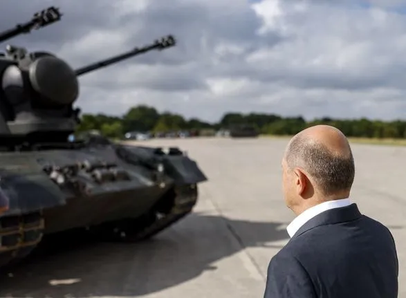 Німеччина свідомо не дає Україні танків, щоб не спровокувати війну між НАТО та росією – Шольц