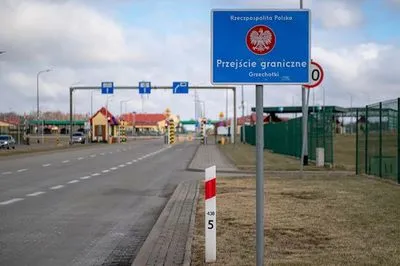 Польща заборонила в'їзд росіянам повітрям та морем