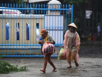 Вьетнам ввел комендантский час и проводит массовую эвакуацию из-за супертайфуна Noru