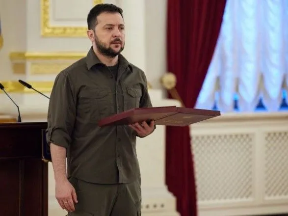 Зеленський відзначив нагородами ще 320 захисників України