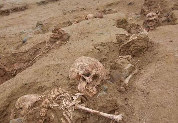 u-peru-arkheologi-viyavili-76-dityachikh-skeletiv-yaki-kolis-buli-prineseni-u-zhertvu