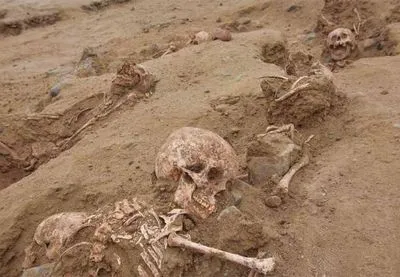 В Перу археологи обнаружили 76 детских скелетов, которые когда-то были принесены в жертву