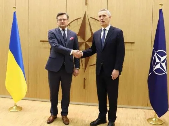 Кулеба обсудил со Столтенбергом членство Украины в НАТО