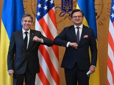 Кулеба провел телефонный разговор с Энтони Блинкеном: США будут продолжать поддерживать Украину в нашей справедливой борьбе