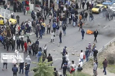 "Нас вб'ють одного за одним": третій тиждень протестів в Ірані