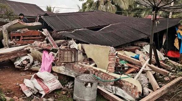 Сильное землетрясение всколыхнуло остров Суматра в Индонезии. Зафиксировано более 50 афтершоков