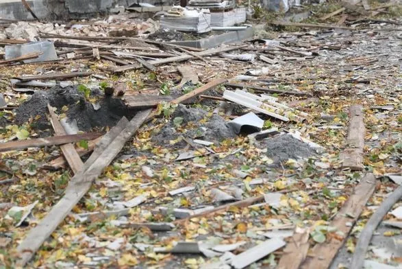Обломки зданий, сломанные крыши, выбитые окна: полиция показала последствия ночной атаки россиянами Белой Церкви