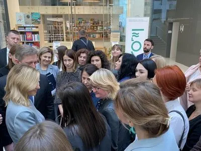 "Українська книжкова поличка" з'явилася у бібліотеці у Варшаві