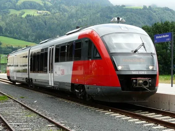Австрійська залізниця продовжила безкоштовний проїзд для українців