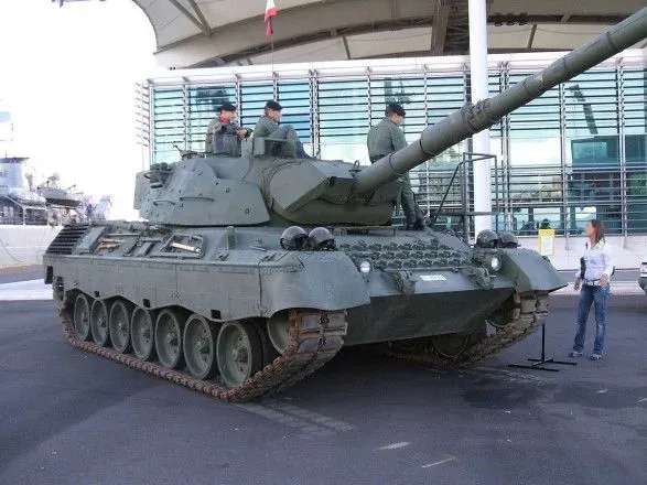 Штрак-Циммерманн: украинцев теперь надо обучать на танках Leopard