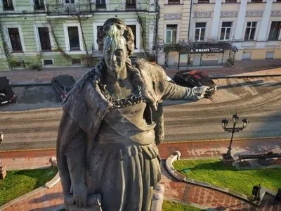 Подоляк озвучил свой прогноз относительно дальнейшей судьбы памятника Екатерине II в Одессе