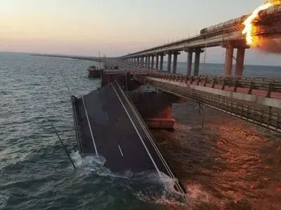 Перші зафіксовані наслідки після вибуху на кримському мосту: з'явилося відео