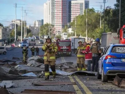 Ракетная атака рф: в Киеве назвали количество поврежденных объектов