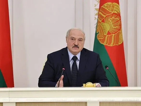 лукашенко заявив, що до білорусі прибуде "не одна тисяча" військових зс рф