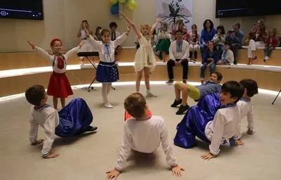 В Абу-Дабі в Українській школі "Дивосвіт" розпочався новий навчальний рік