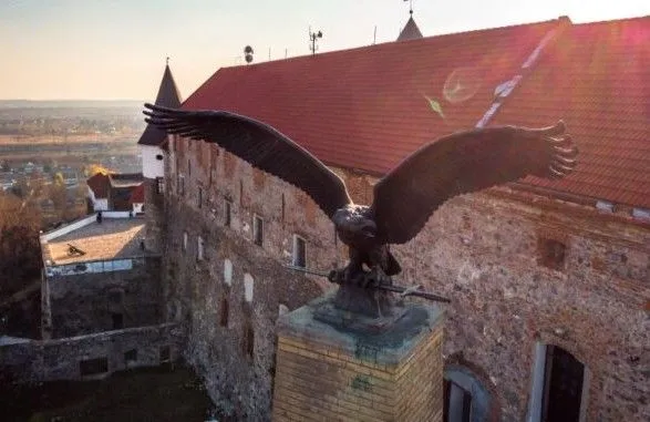 Вместо венгерского символа: в замке "Паланок" установят тризуб