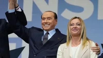 Гучна перемога Мелоні на виборах в Італії минулого місяця не влаштовує Сільвіо Берлусконі: деталі