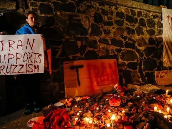 Обвинили в поддержке терроризма и убийстве украинцев: в Киеве устроили акцию протеста возле посольства Ирана