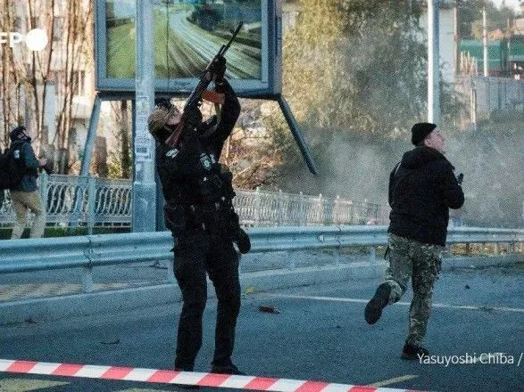 Полиция показала, как в Киеве сбивала дрон-камикадзе