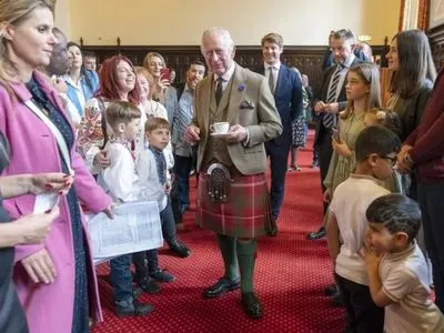 Чарльз III встретился с украинскими беженцами в Шотландии