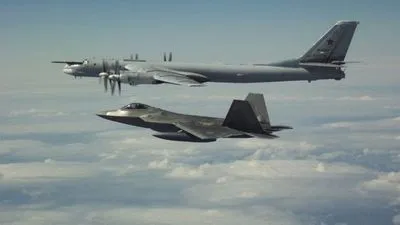 Американські військові літаки перехопили російські бомбардувальники поблизу Аляски
