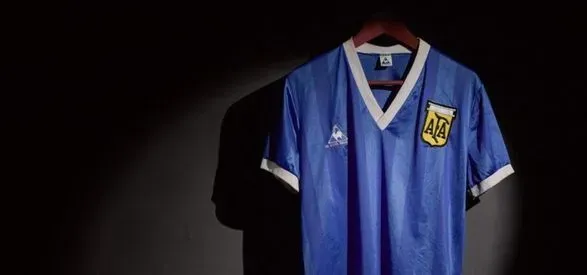 futbolka-maradoni-z-finalu-chs-1986-povernulasya-do-argentini
