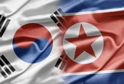 Дві Кореї обмінялися попереджувальними пострілами біля морського кордону на тлі напруженості, — Reuters