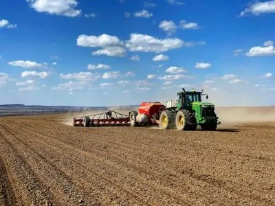 Украинские аграрии засеяли озимыми уже 76% полей