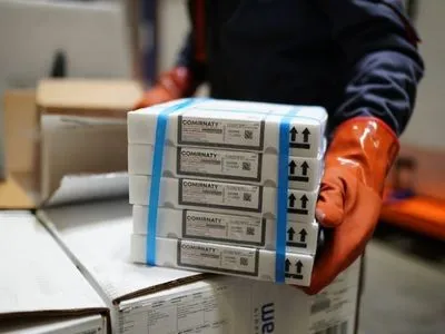 США передали Україні ще 2,3 млн доз протиковідної вакцини Pfizer