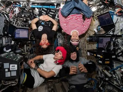 NASA показали, как космонавты приготовились к Геловину