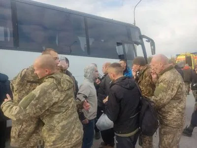 Украина провела очередной обмен: из вражеского плена вернули 52 человека
